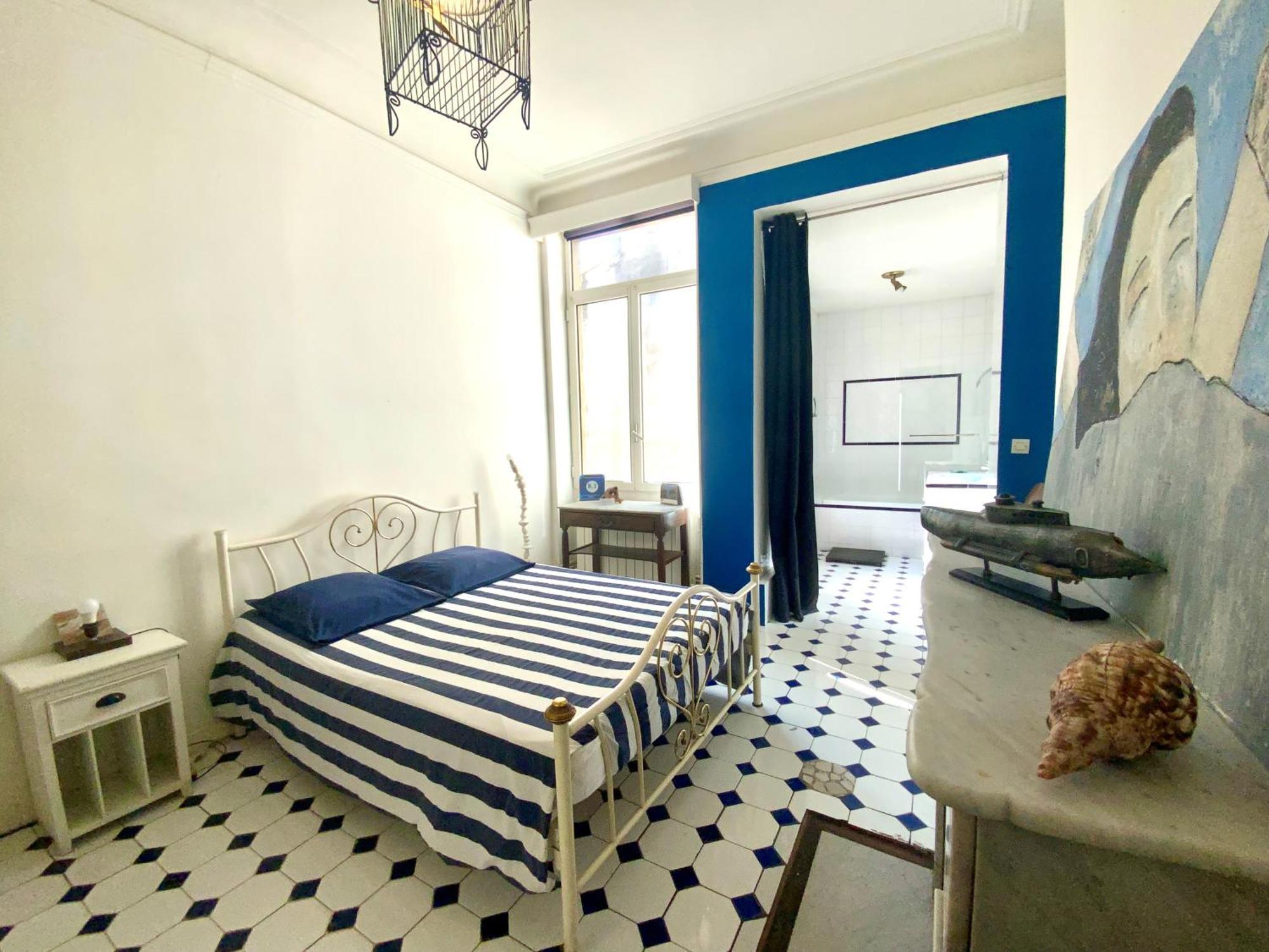 Vieux Port Maritime De 72m² Et Balcon Marseilles